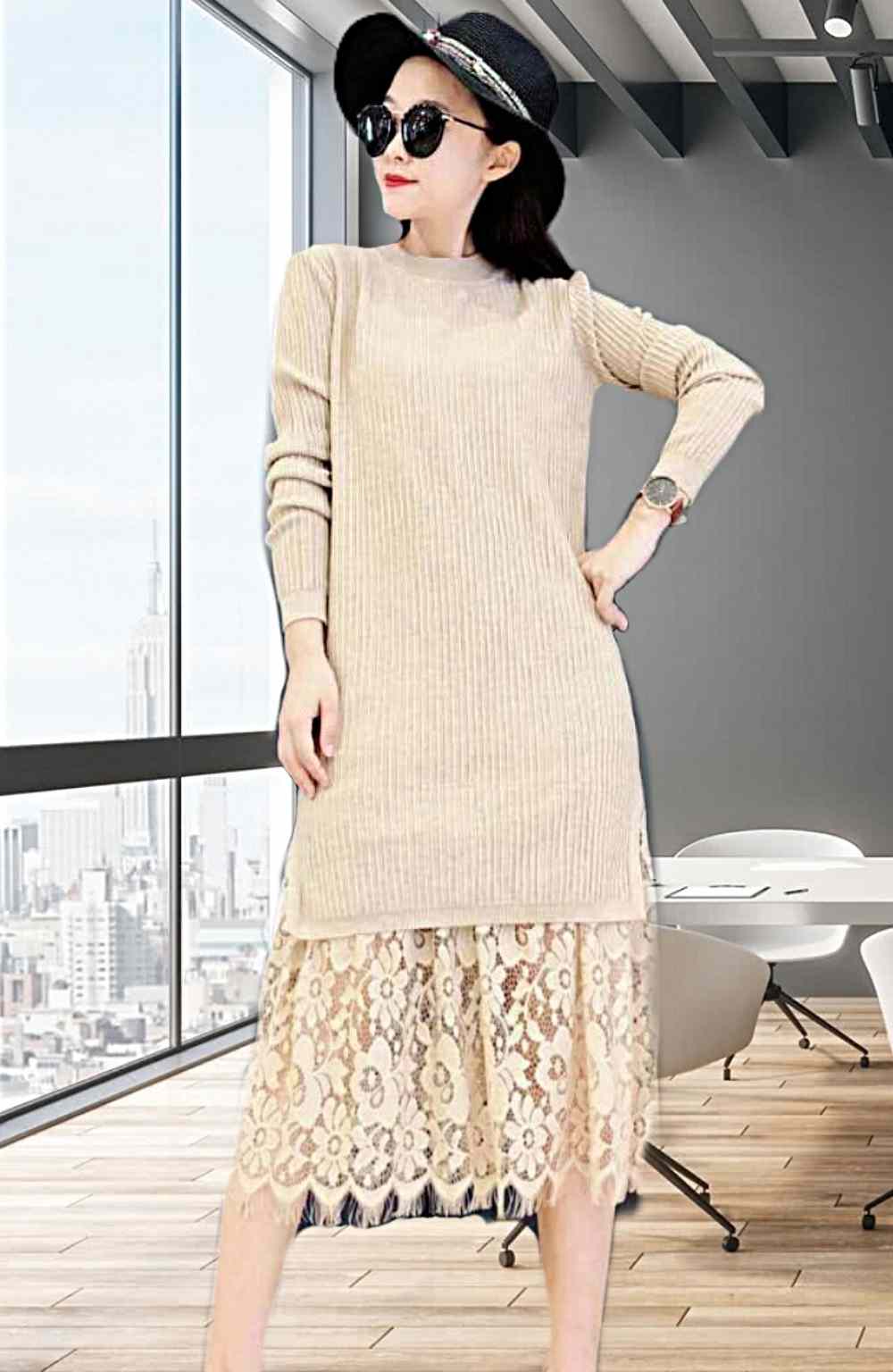 Трикотажное платье макси с контрастным кружевом :: LICHI - Online fashion store